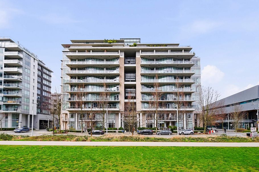 306 1633 Ontario Street Vancouver, BC - 1