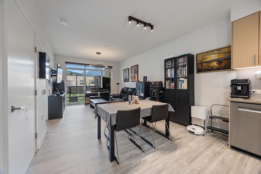 316 3205 Mountain Highway North Vancouver, BC - 13