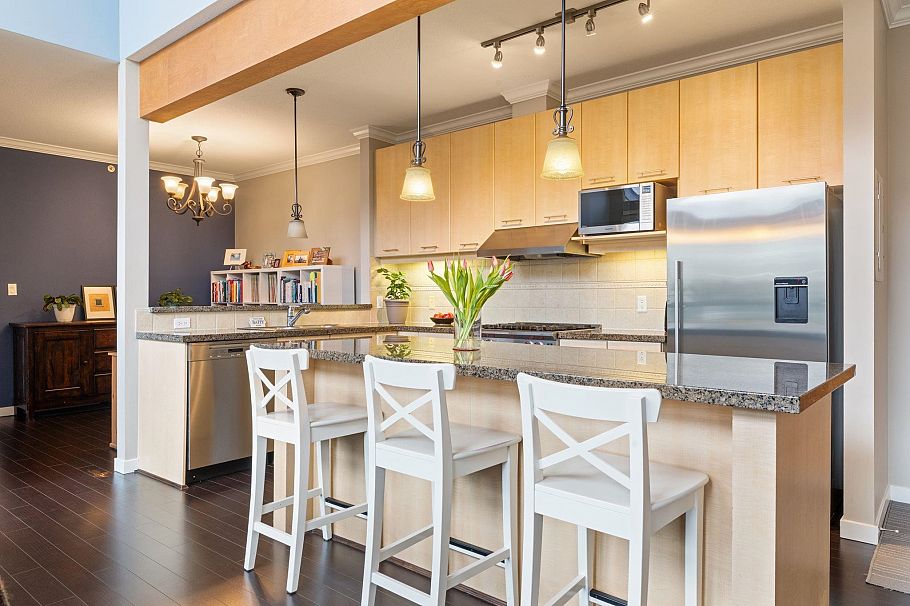 514 560 Raven Woods Drive North Vancouver, BC - 2