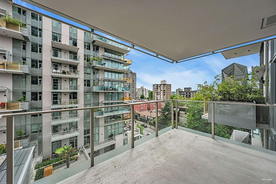 906 1180 Broughton Street Vancouver, BC - 16