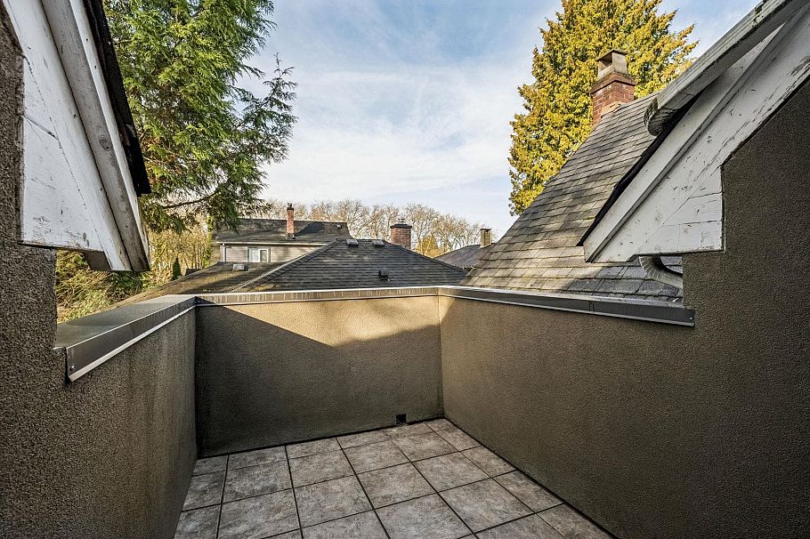 2819 W 13th Avenue Vancouver, BC - 10