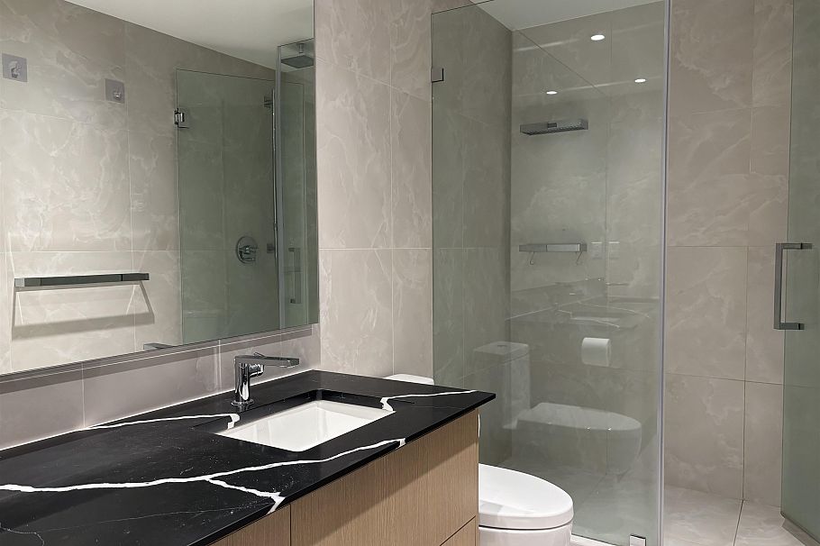 302 5089 Quebec Street Vancouver, BC - 9