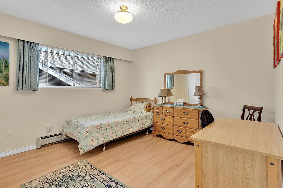 3281 W 30th Avenue Vancouver, BC - 22