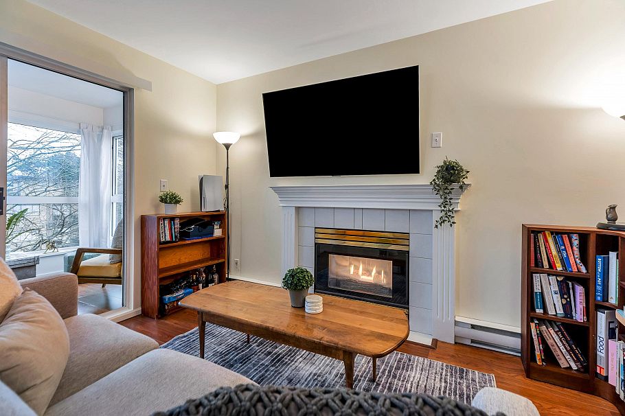 406 2133 Dundas Street Vancouver, BC - 4