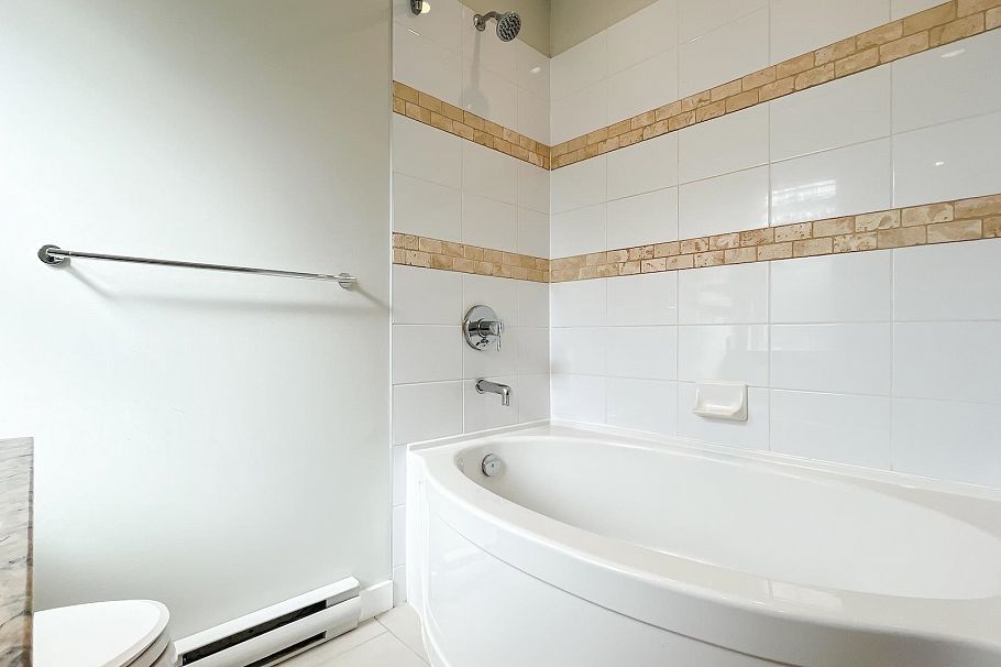 7425 Columbia Street Vancouver, BC - 14