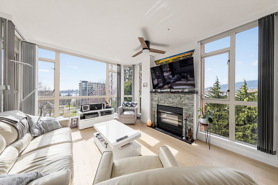 304 160 W Keith Road North Vancouver, BC - 5