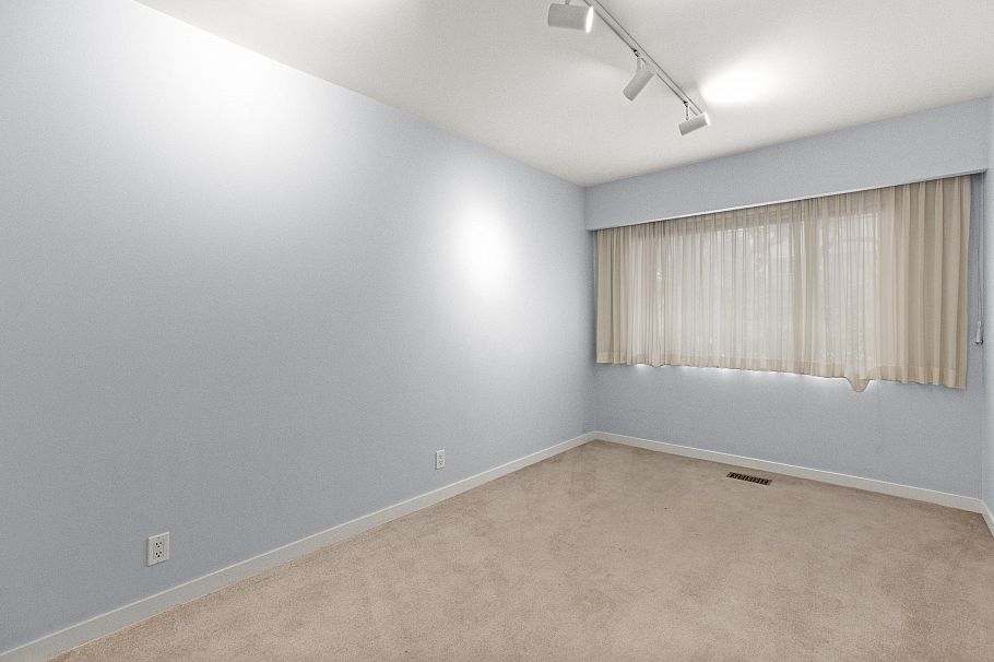 6297 Mackenzie Street Vancouver, BC - 20