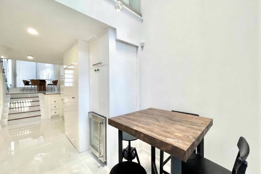 1235 Alberni Street Vancouver, BC - 9