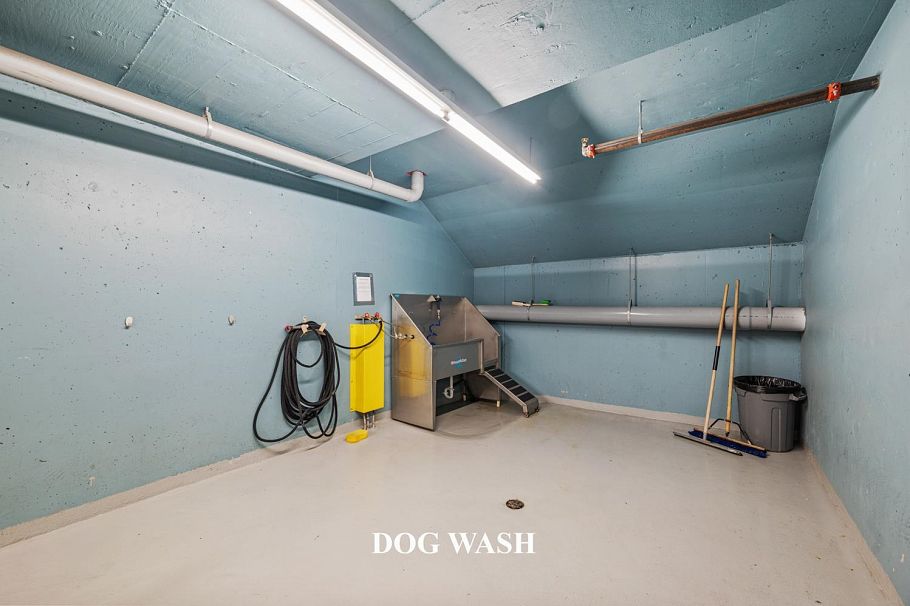 206 2665 Mountain Highway North Vancouver, BC - 26