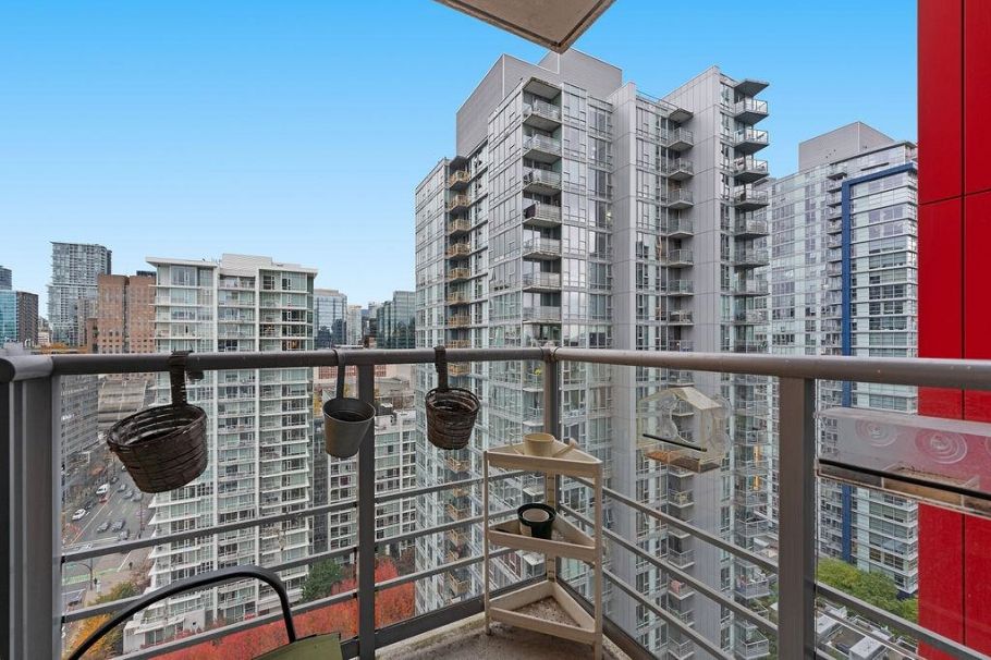 2205 111 W Georgia Street Vancouver, BC - 19