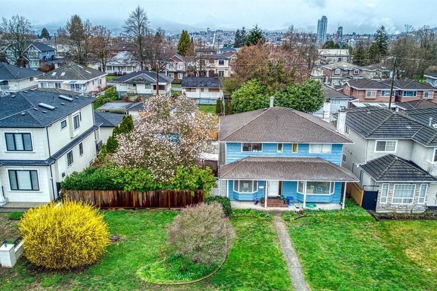 3775 Elmwood Street Burnaby, BC - 1