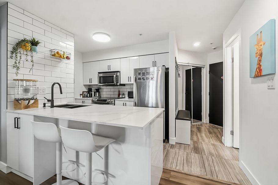 110 189 E 16th Avenue Vancouver, BC - 8