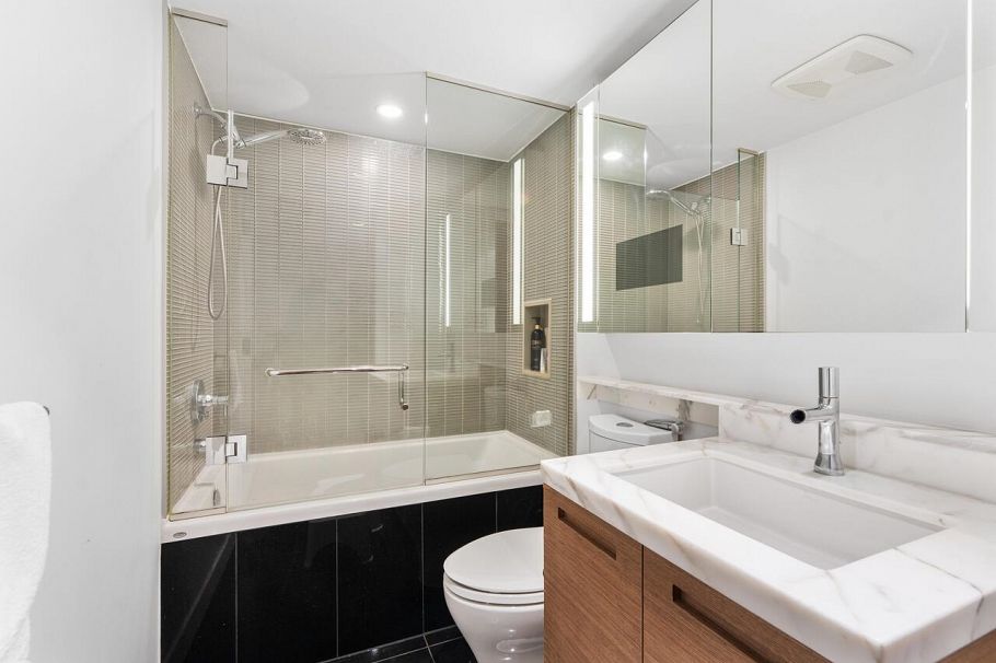 2011 777 Richards Street Vancouver, BC - 15