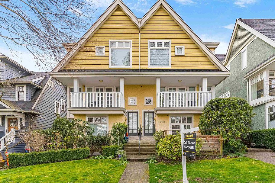 4 2315 W 10th Avenue Vancouver, BC - 1
