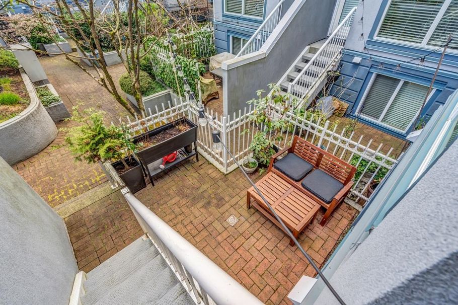 11 877 W 7th Avenue Vancouver, BC - 18