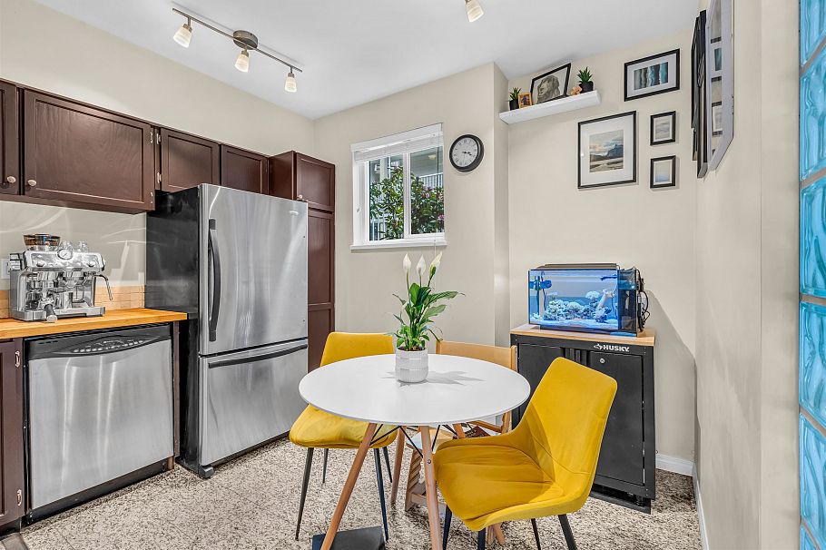 11 877 W 7th Avenue Vancouver, BC - 9