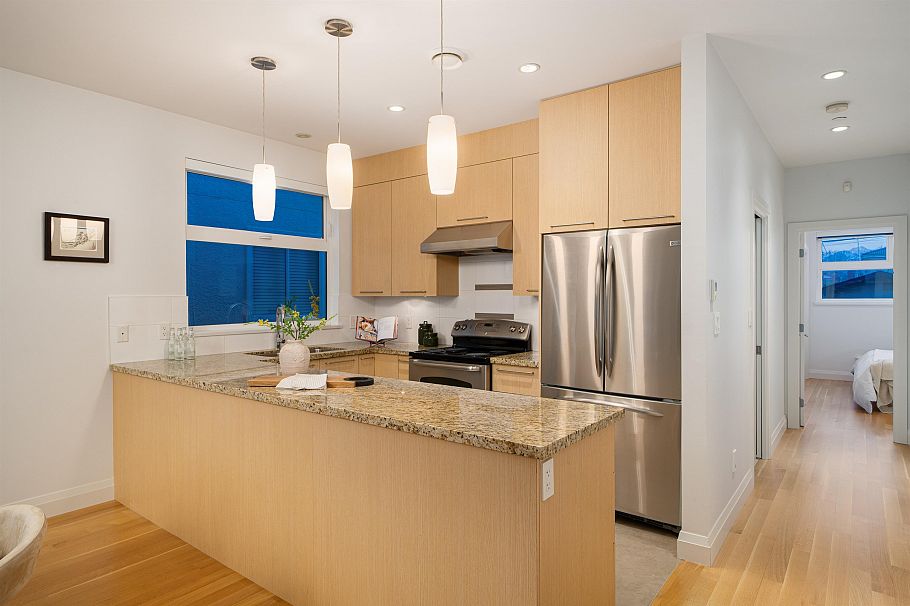 117 W 26th Avenue Vancouver, BC - 25