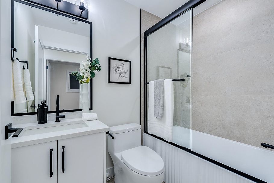 1 5459 Rhodes Street Vancouver, BC - 21