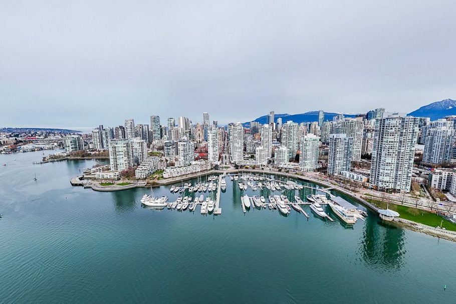 D7 1088 Marinaside Crescent Vancouver, BC - 11