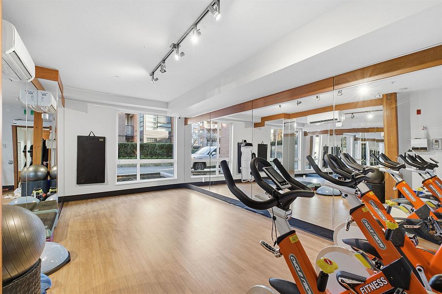 605 719 W 3rd Street North Vancouver, BC - 24