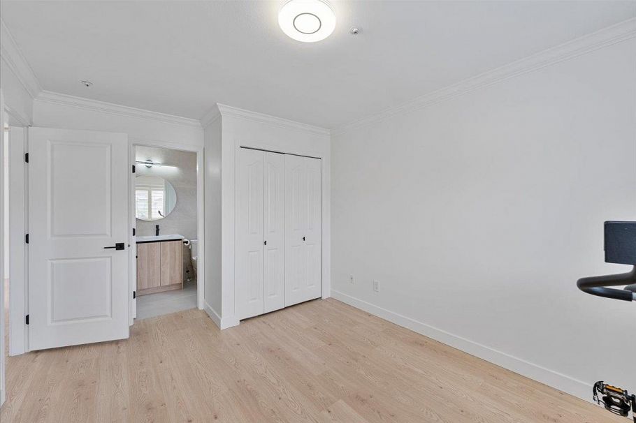 817 W 60th Avenue Vancouver, BC - 31