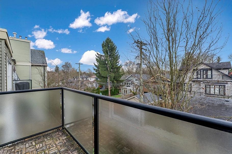 307 876 W 16th Avenue Vancouver, BC - 4