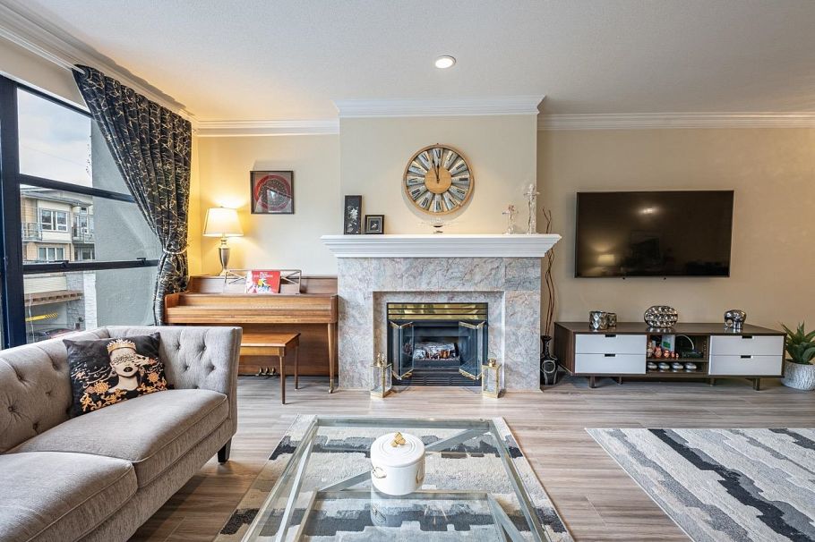 206 3151 Woodbine Drive North Vancouver, BC - 6