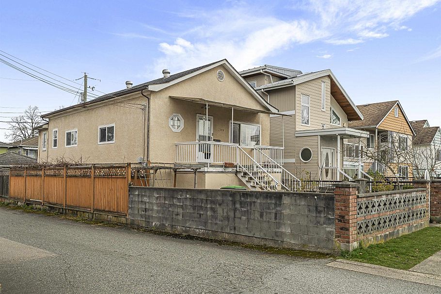 3309 E 29th Avenue Vancouver, BC - 5