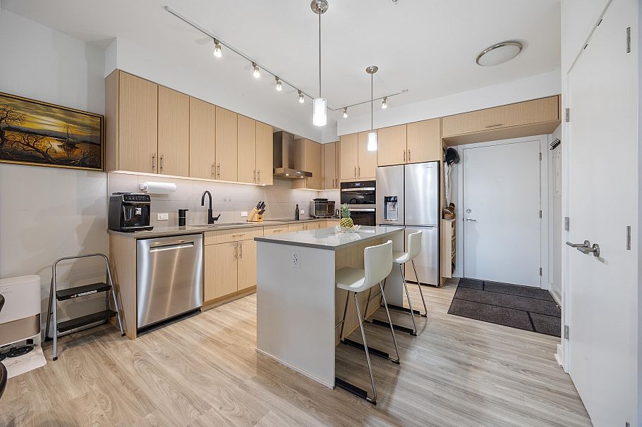 316 3205 Mountain Highway North Vancouver, BC - 17