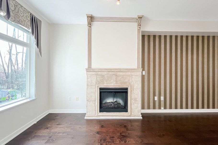 7425 Columbia Street Vancouver, BC - 3