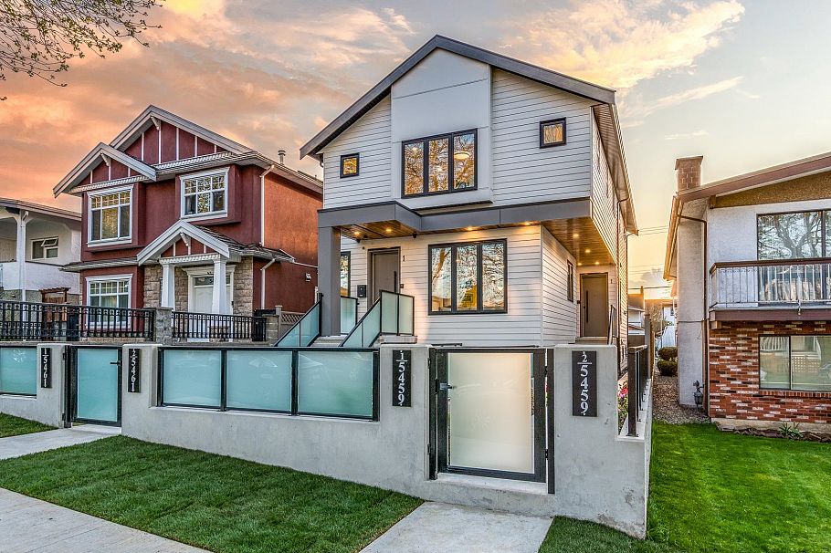 1 5459 Rhodes Street Vancouver, BC - 1