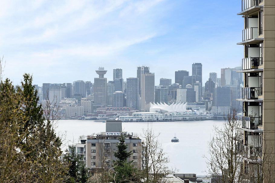 304 160 W Keith Road North Vancouver, BC - 29