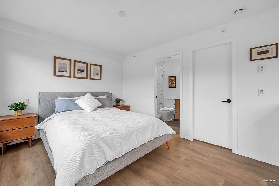 1 533 E 3rd Street North Vancouver, BC - 24