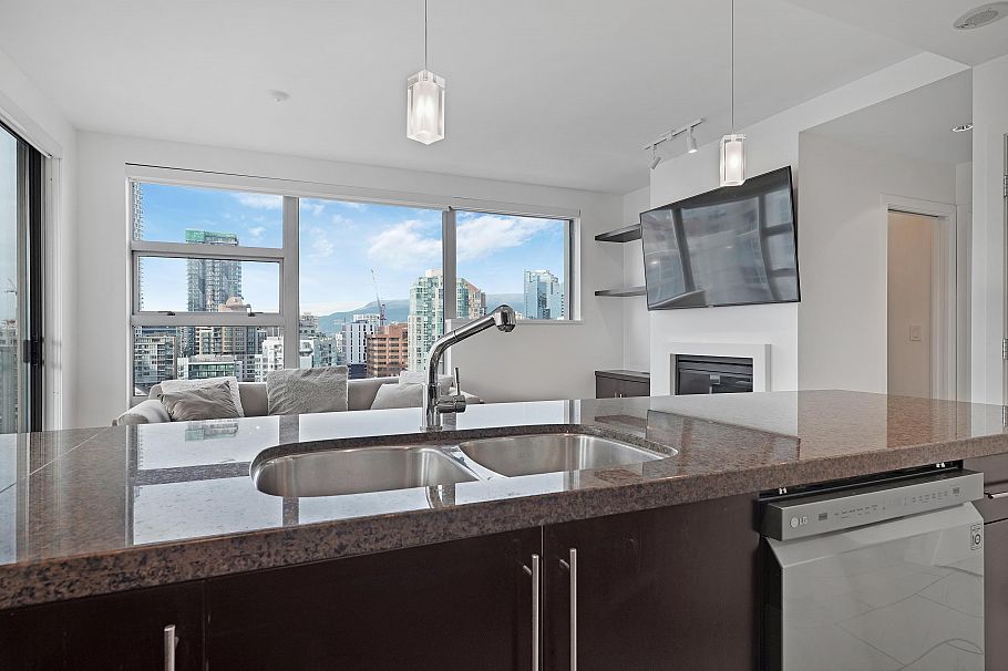 2404 1225 Richards Street Vancouver, BC - 7
