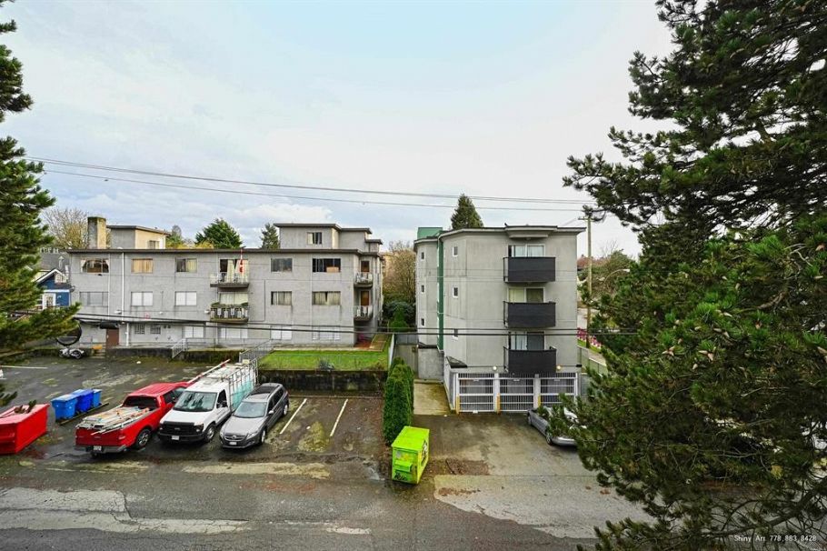 406 16 Lakewood Drive Vancouver, BC - 6