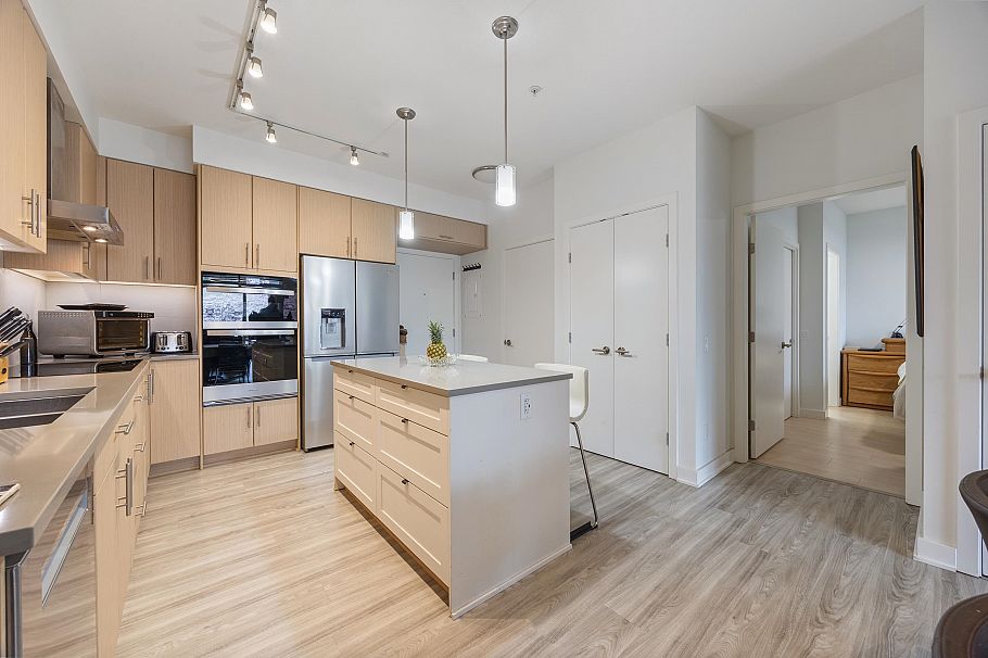 316 3205 Mountain Highway North Vancouver, BC - 18