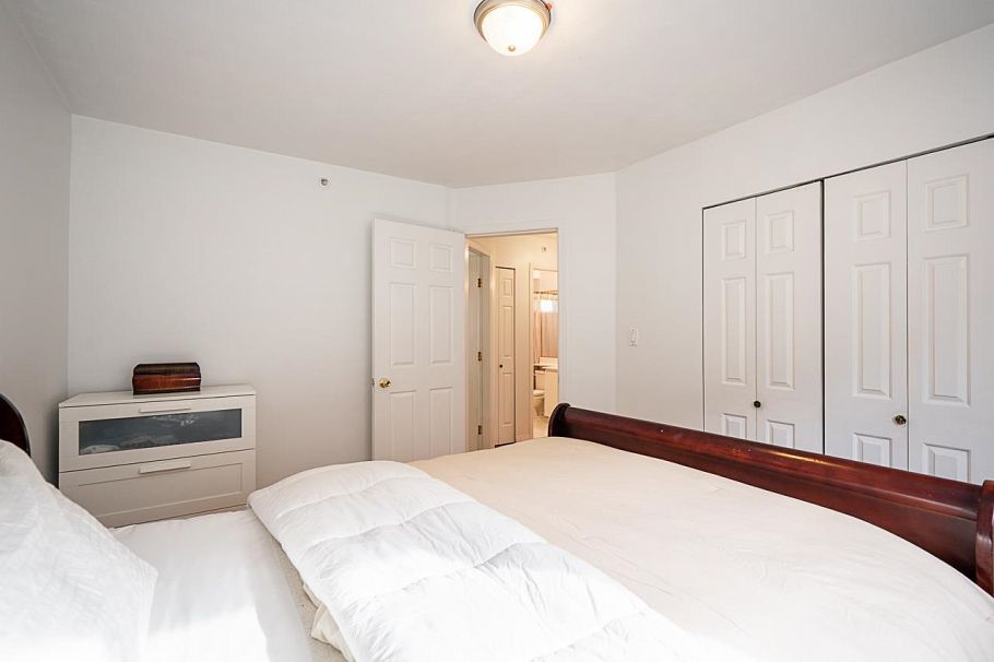 1407 E 12th Avenue Vancouver, BC - 12