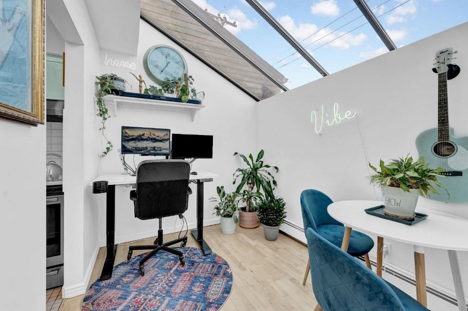 204 2125 York Avenue Vancouver, BC - 9