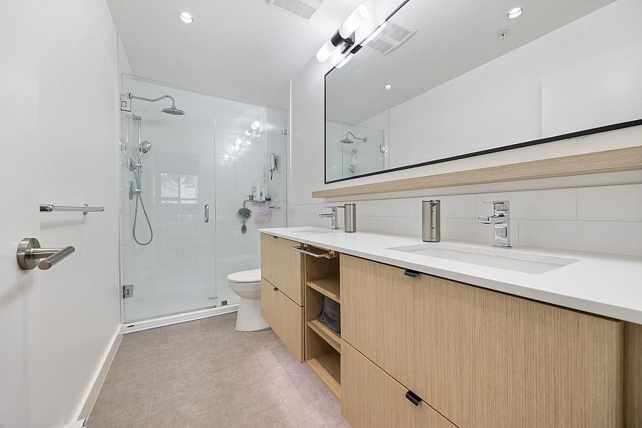 316 3205 Mountain Highway North Vancouver, BC - 25