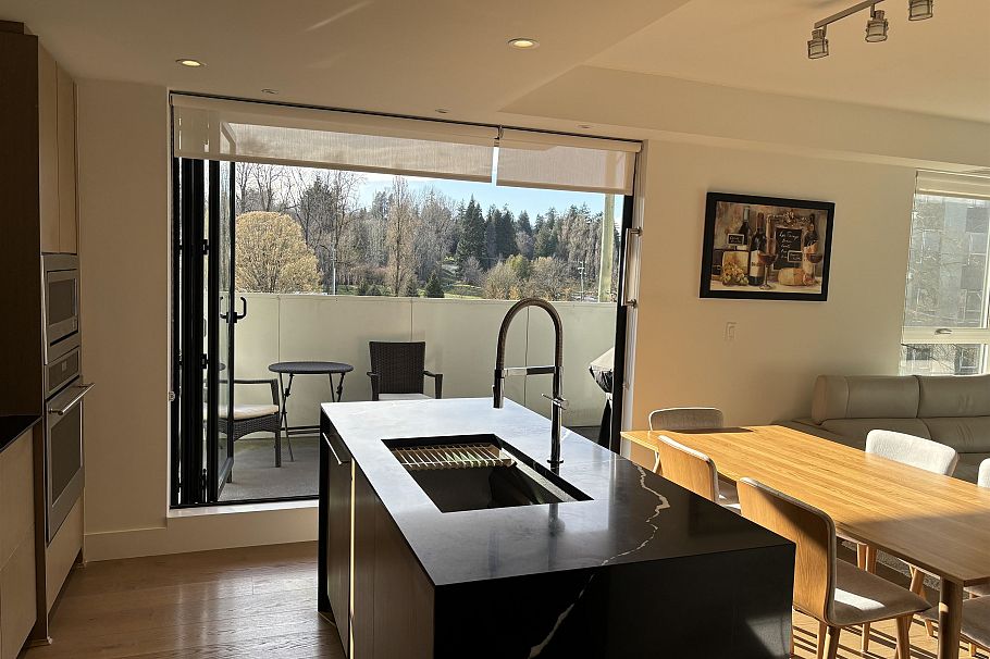 302 5089 Quebec Street Vancouver, BC - 4