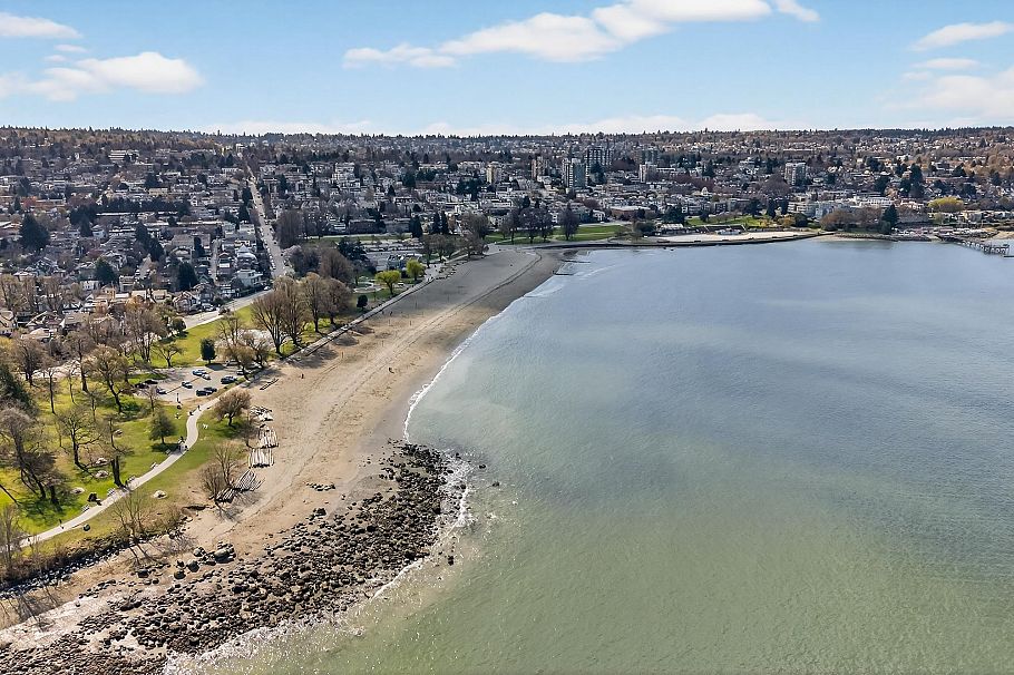 108 1424 Walnut Street Vancouver, BC - 34