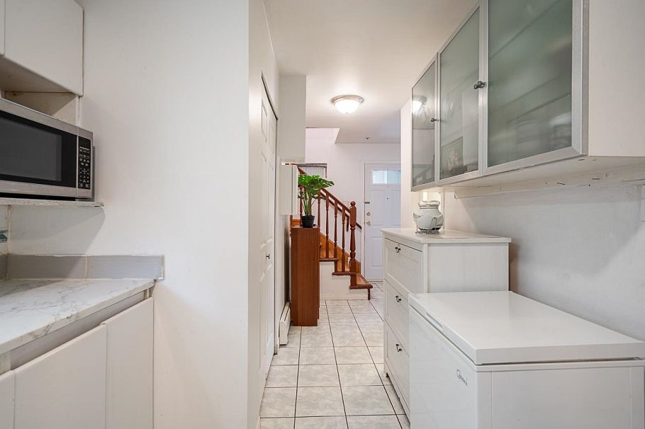 1407 E 12th Avenue Vancouver, BC - 10