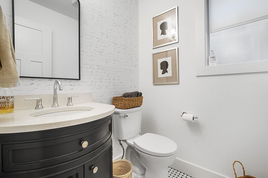 3558 Everglade Place North Vancouver, BC - 16