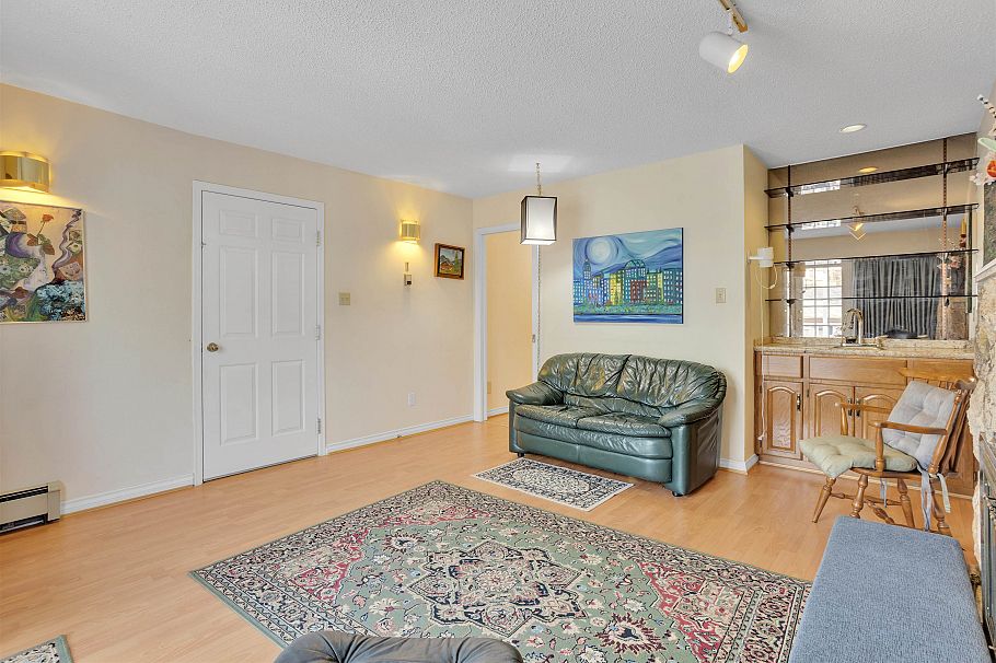 3281 W 30th Avenue Vancouver, BC - 24