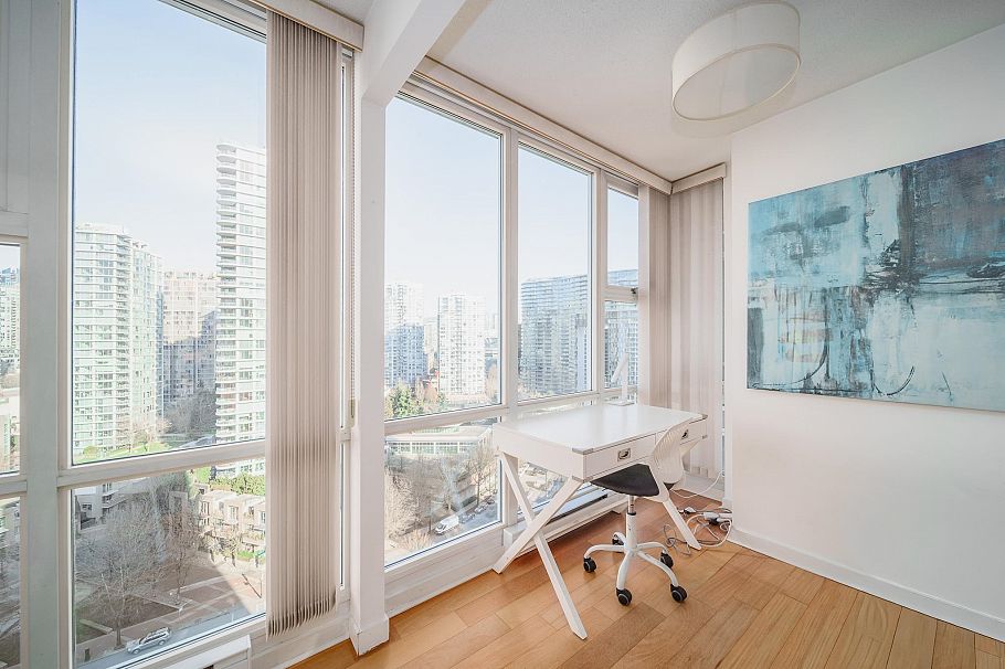 1906 1077 Marinaside Crescent Vancouver, BC - 5