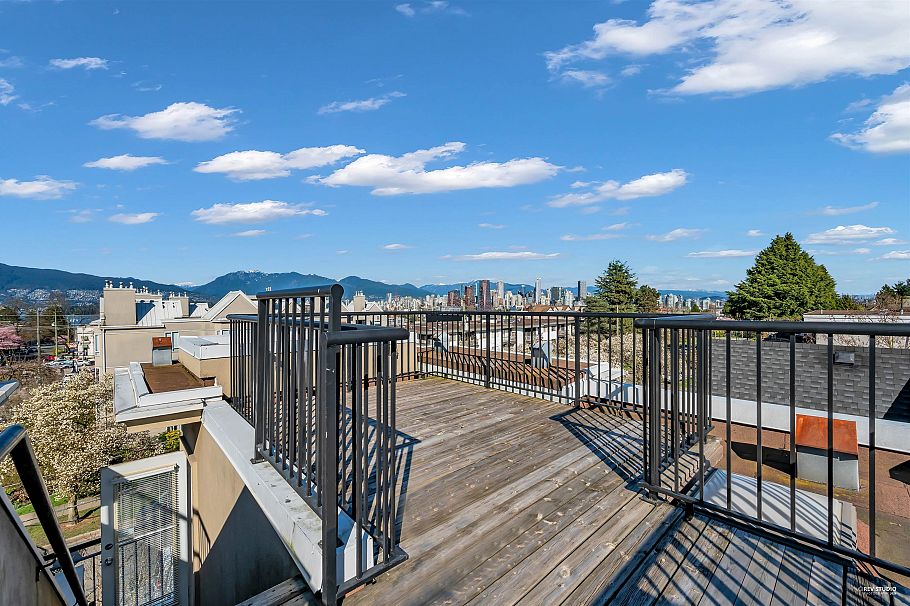206 2190 W 5th Avenue Vancouver, BC - 2