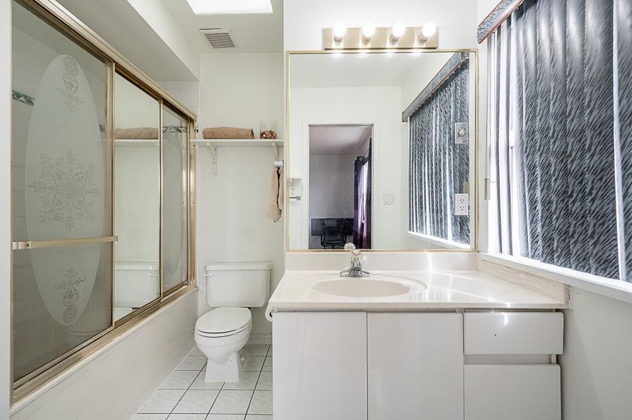 1407 E 12th Avenue Vancouver, BC - 16