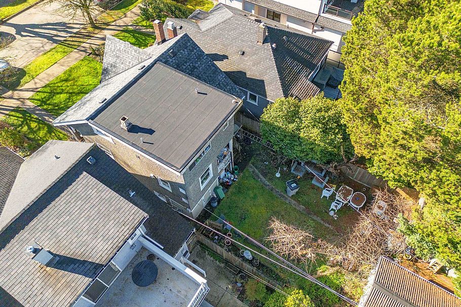 2861 W 15th Avenue Vancouver, BC - 15