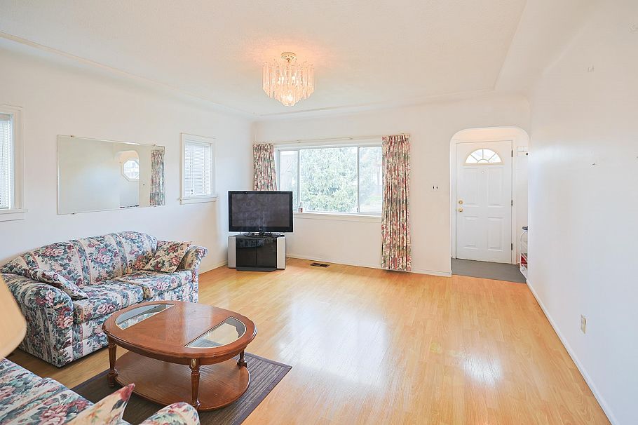 2584 E Georgia Street Vancouver, BC - 6