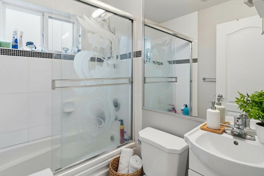 1389 E 54th Avenue Vancouver, BC - 14